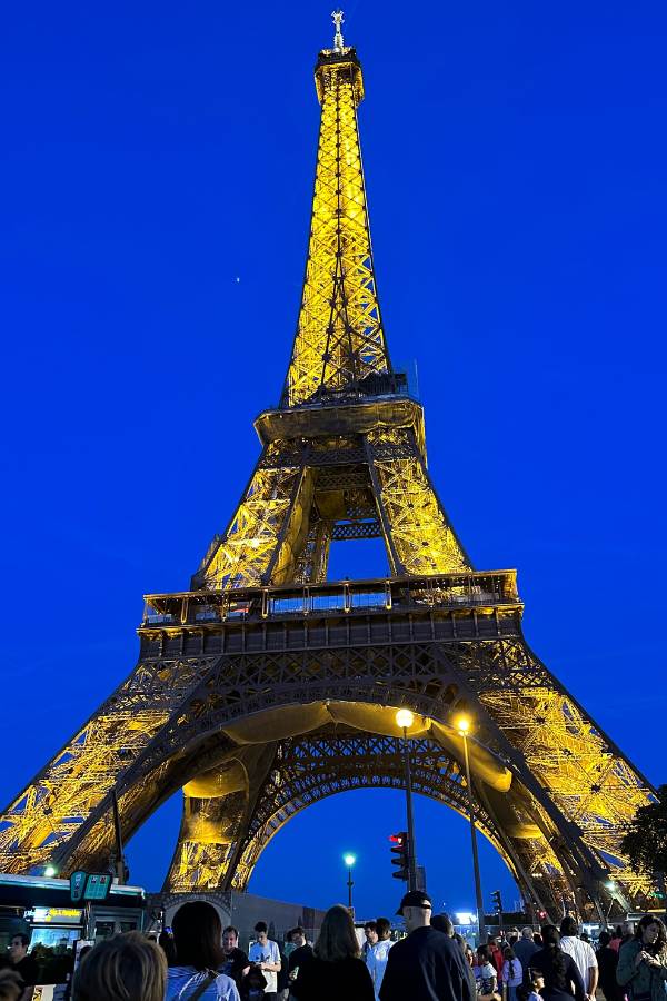 Paris – die Stadt der Liebe. Eiffeltum