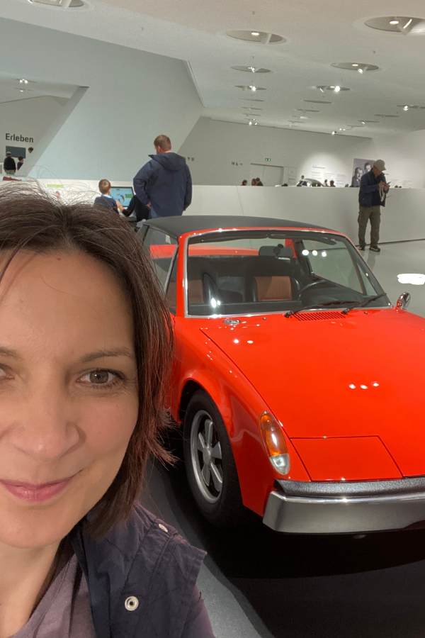 Kassia im Porsche Museum Stuttgart