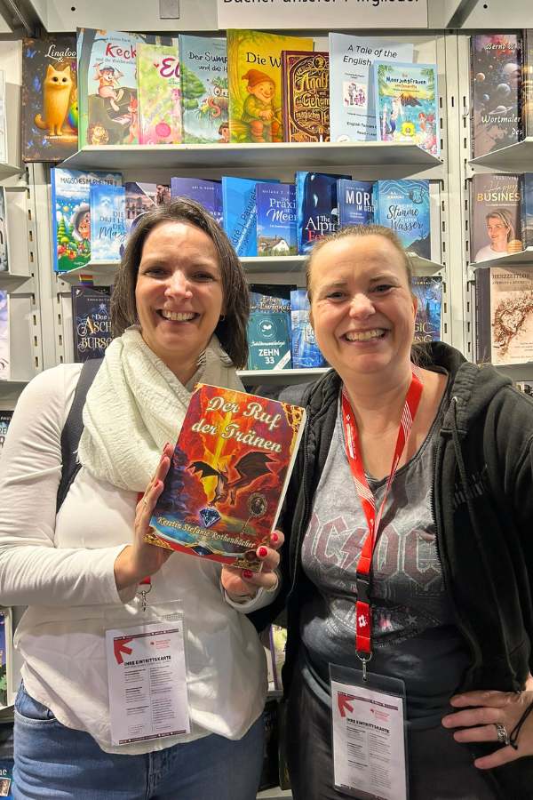Kassia mit Sophie und einem Buch von Kerstin Rothenbächer
